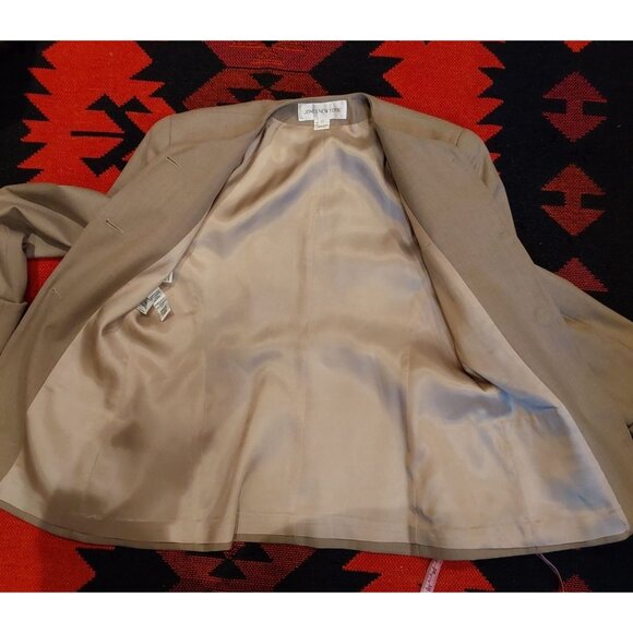 Jones New York Women's Beige Collarless 3 Button Wool Blazer. Size 10 - Picture 6 of 14